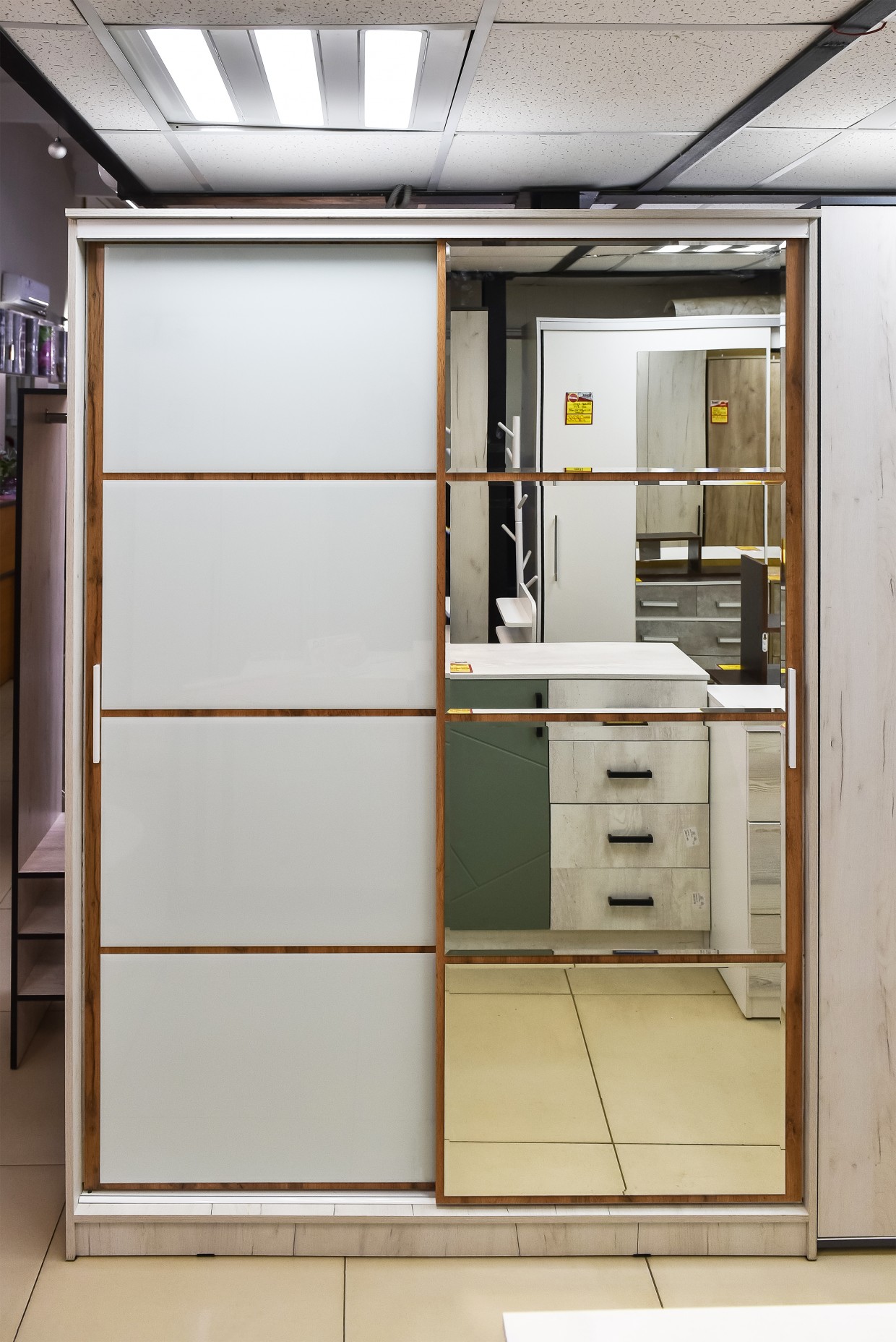 ШКАФ-КУПЕ "ФЛАГМАН" ШКАФ-КУПЕ "ФЛАГМАН"