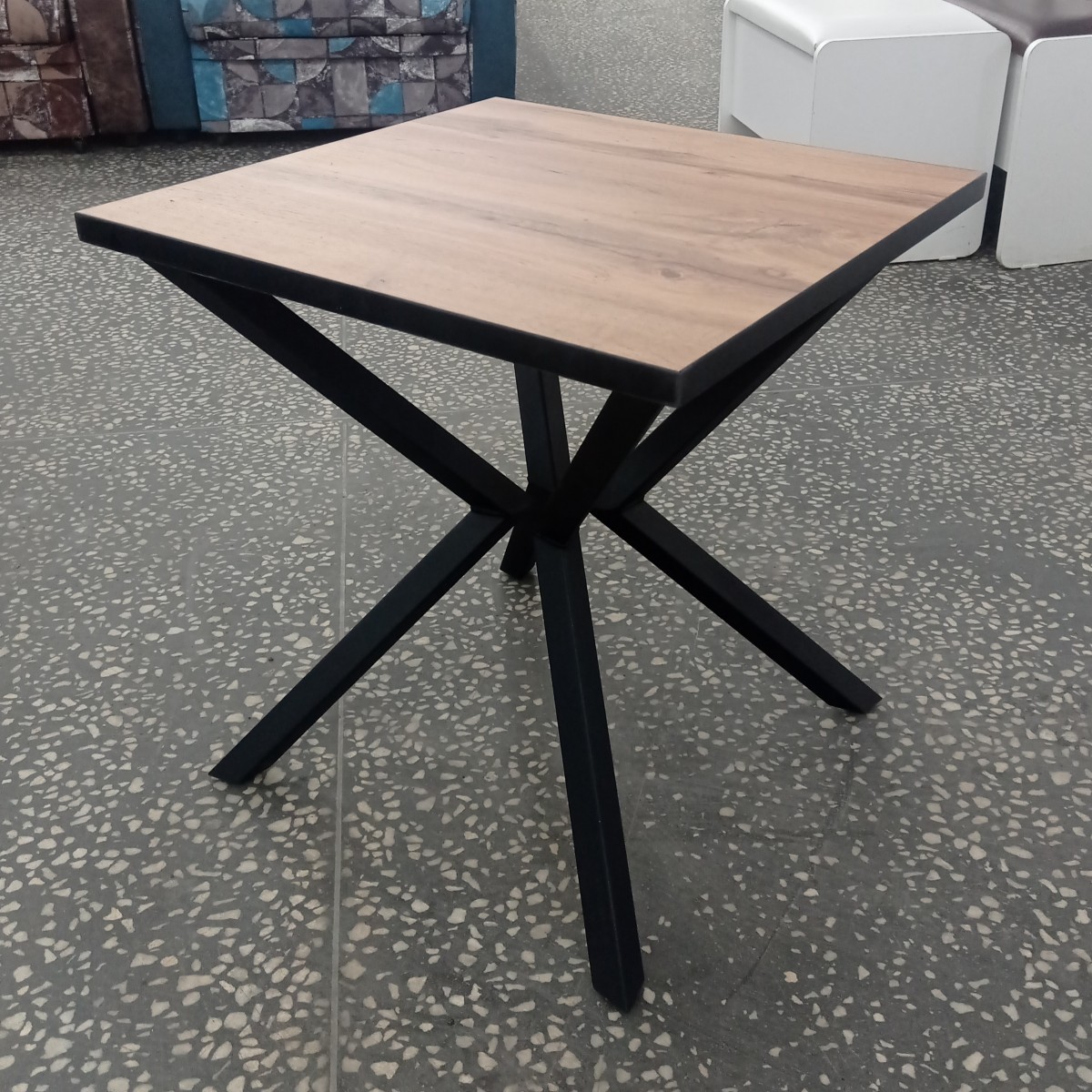 СТОЛ ЖУРНАЛЬНЫЙ НА МЕТАЛЛОКАРКАСЕ "ФРАНК"