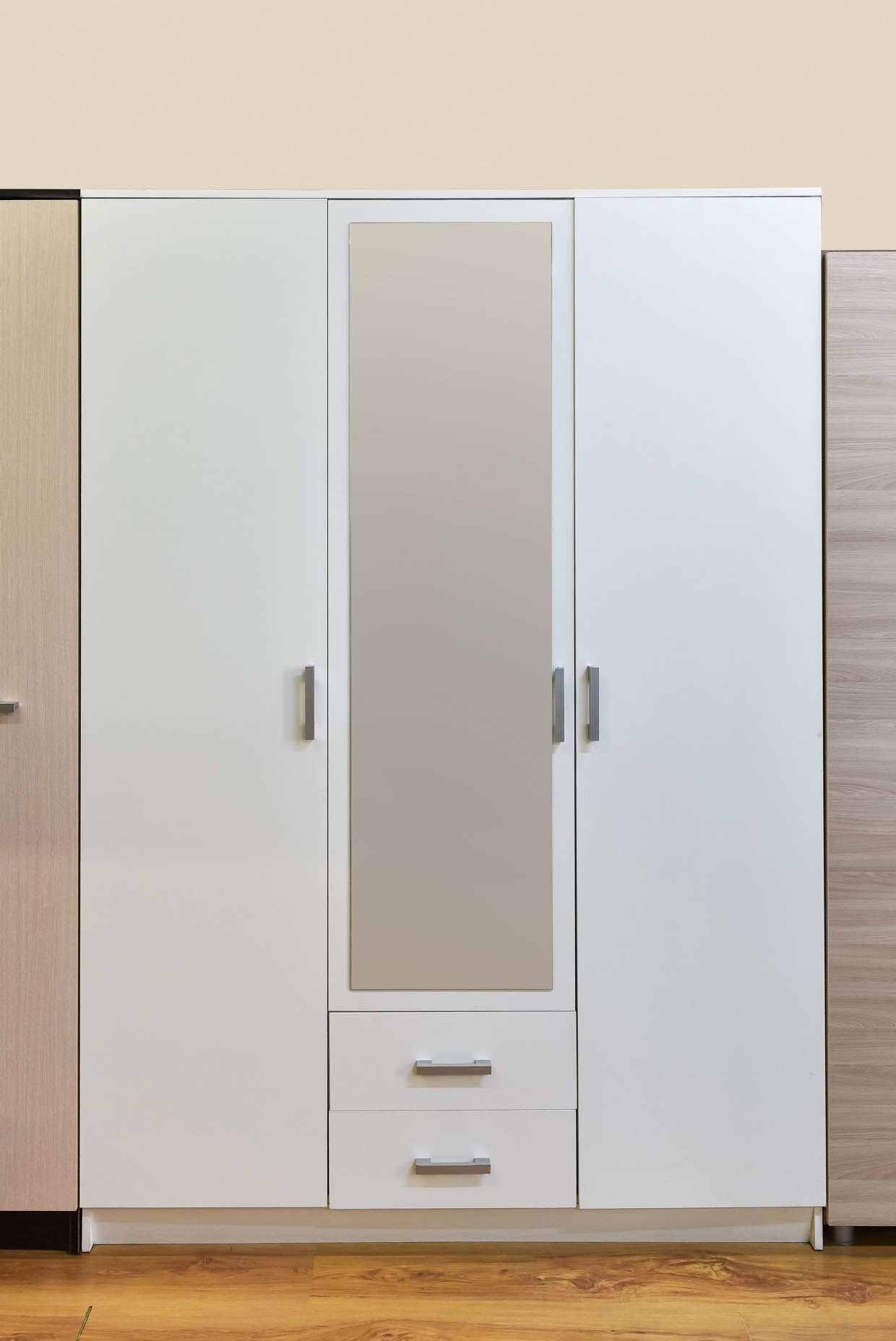 ШКАФ 3Х-СТВОРЧАТЫЙ "МАРГАРИТА"