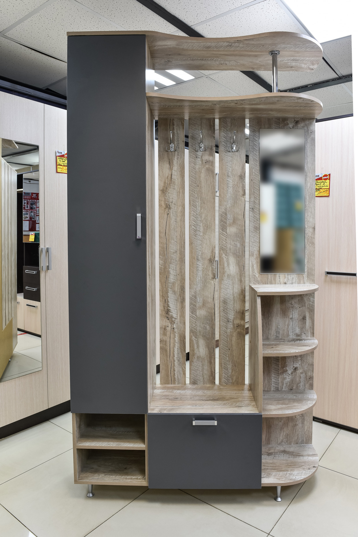 ПРИХОЖАЯ "ЛИКА"