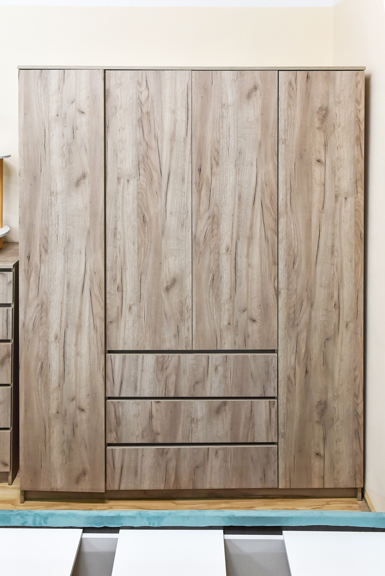 ШКАФ ПЛАТЯНОЙ "НОРД"